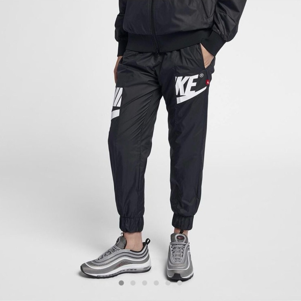 NWOT Nike Sportswear Windrunner Pants